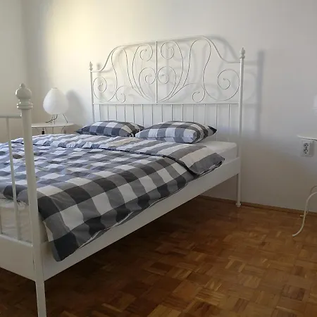 Center Banjaluka شقة بانيا لوكا