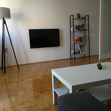 Center Banjaluka شقة بانيا لوكا