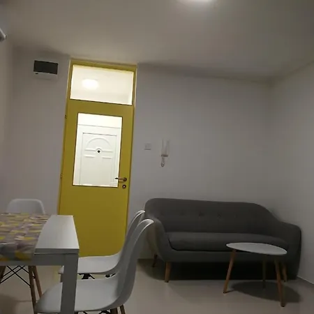 Center Banjaluka شقة بانيا لوكا